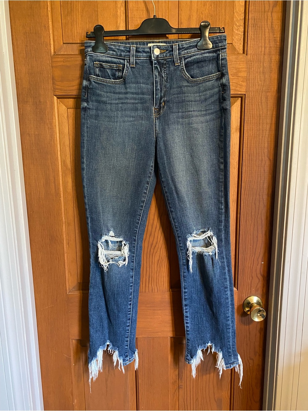 L’Agence high rise skinny classic vintage destruct jeans. Size 28